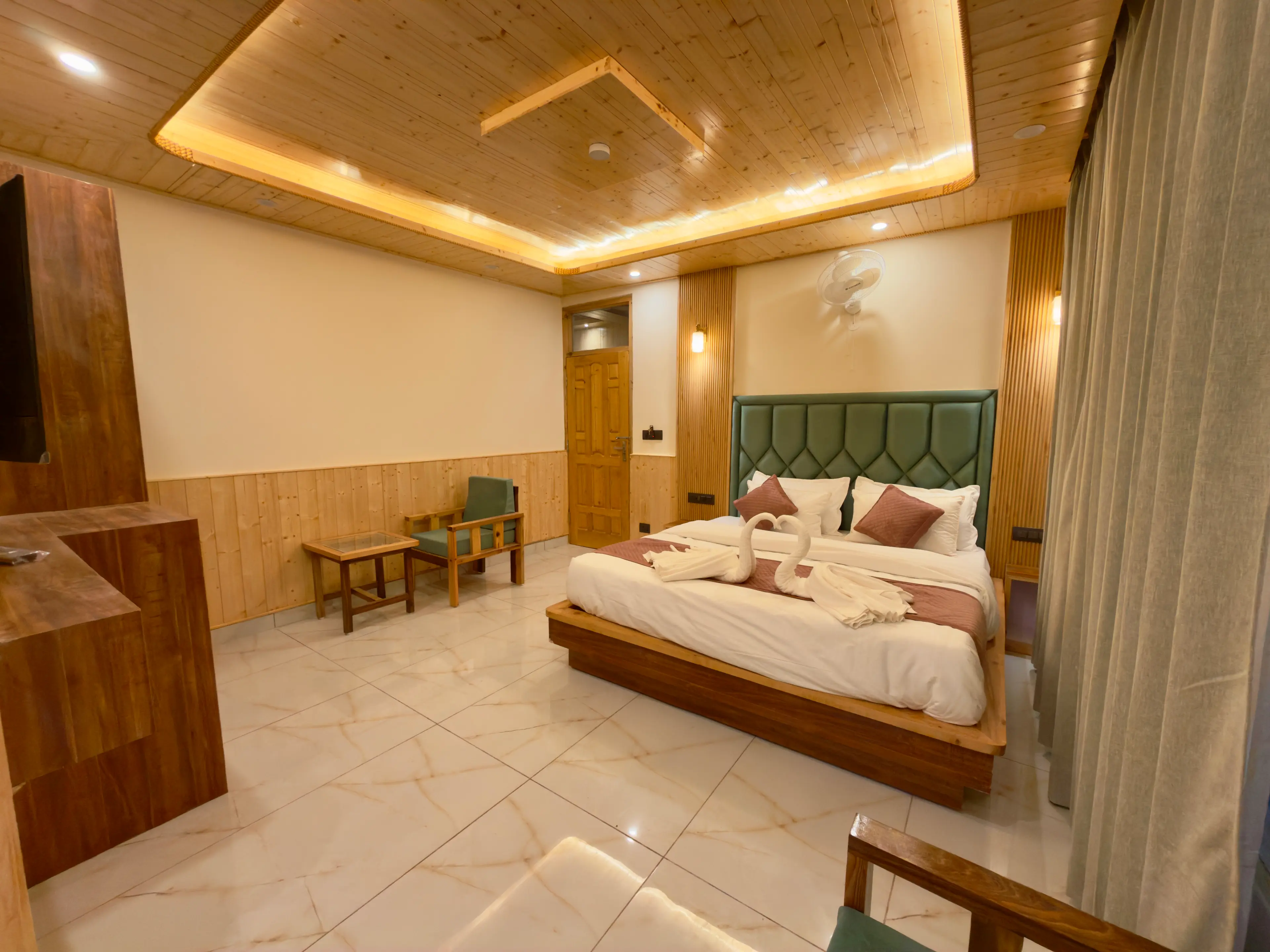 Pine View Suites