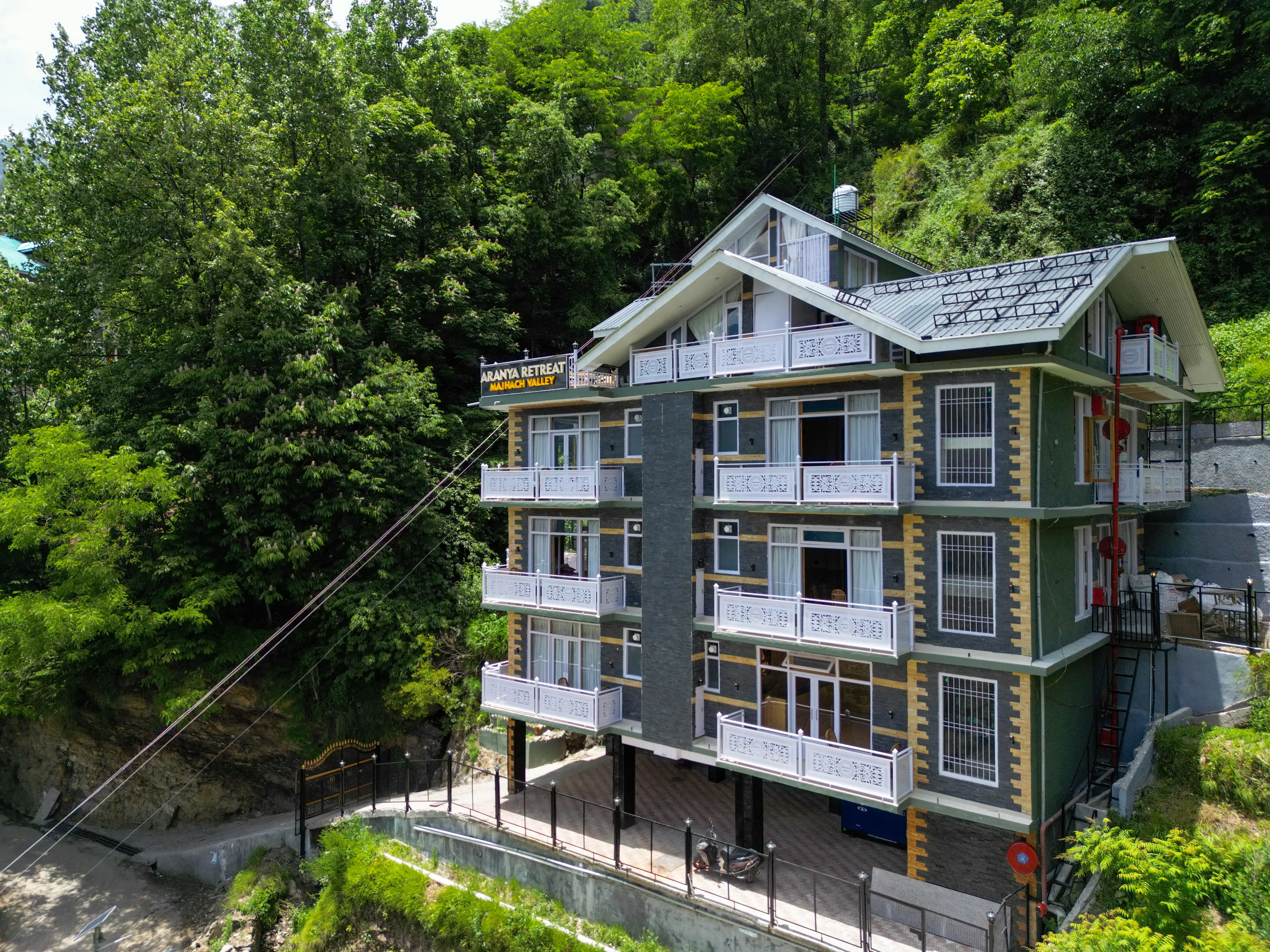 Aranya Retreat luxury room