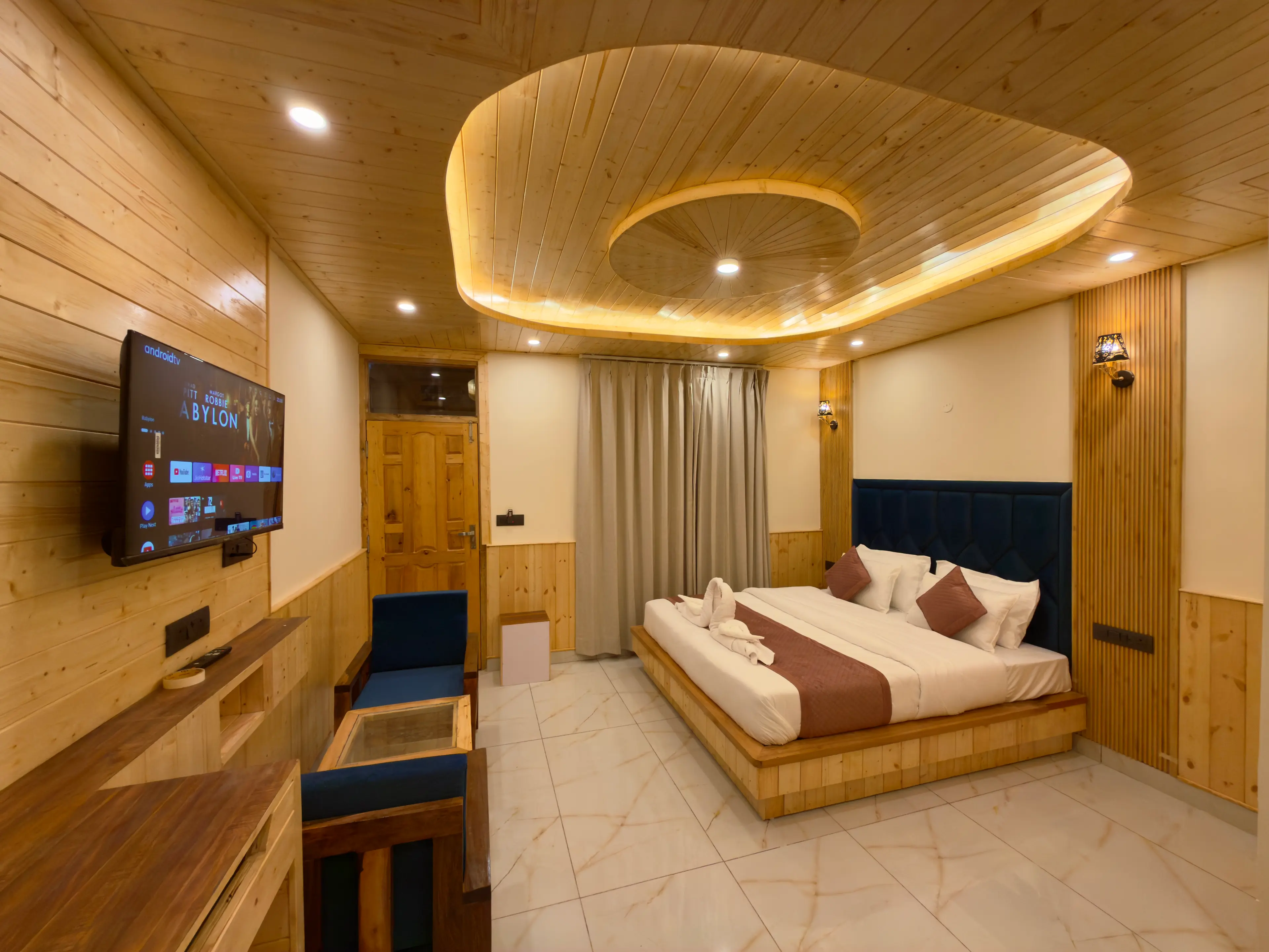 Deluxe Balcony Space